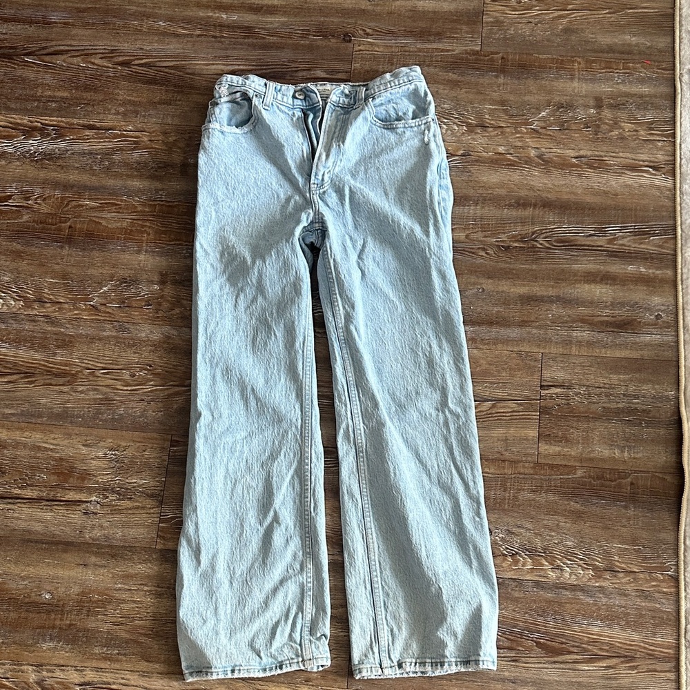 Abercrombie & Fitch Men's Relaxed Light Denim Jeans